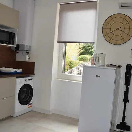 Elegant T2 A Bron, Tramway A 2min, Box Parking, 4personnes Apartment *